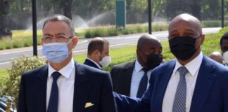 CAN 2021 : Patrice Motsepe et Fouzi Lekjaa arrivent au Cameroun Lekjaa_Motsepe