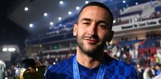 Hakim Ziyech à Paris pour finaliser son transfert au PSG Ziyech