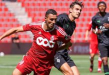 Selim Amallah chahuté par les supporters du Standard Selim Amallah