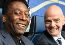 FIFA : Gianni Infantino veut « canoniser » le roi Pelé Pélé_Infantino