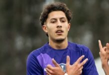Ilyas Azizi, la nouvelle pépite du Toulouse FC Ilyas Azizi convoqué avec le groupe pro du TFC