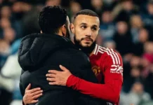 Noussair Mazraoui frustré après le partage contre les Hammers Noussair Mazraoui