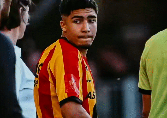 Moncef Zerki signe son premier contrat pro