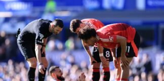 Coup dur pour Noussair Mazraoui : une blessure tombe au pire moment Coup dur pour Noussair Mazraoui : une blessure tombe au pire moment