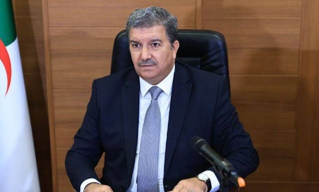 CAN 2025 : Un ministre algérien accuse la CAF de graves manquements Ministre algérien