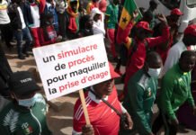 Sénégal : entre accusations dans la rue et demande officielle de grâce royale