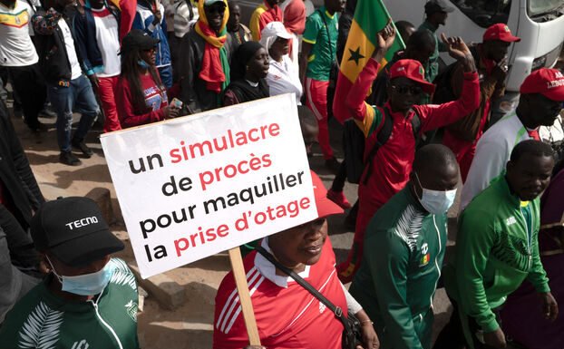 Sénégal : entre accusations dans la rue et demande officielle de grâce royale